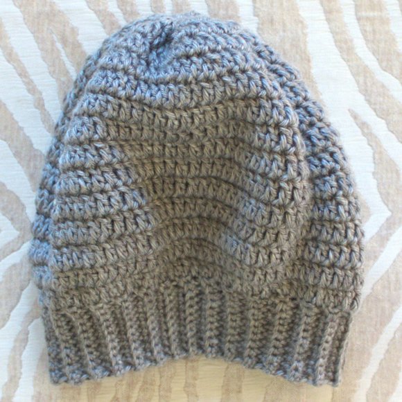 🧶Bizzybe Em's Snug & Cozy Heather Gray Beanie - Picture 2 of 7